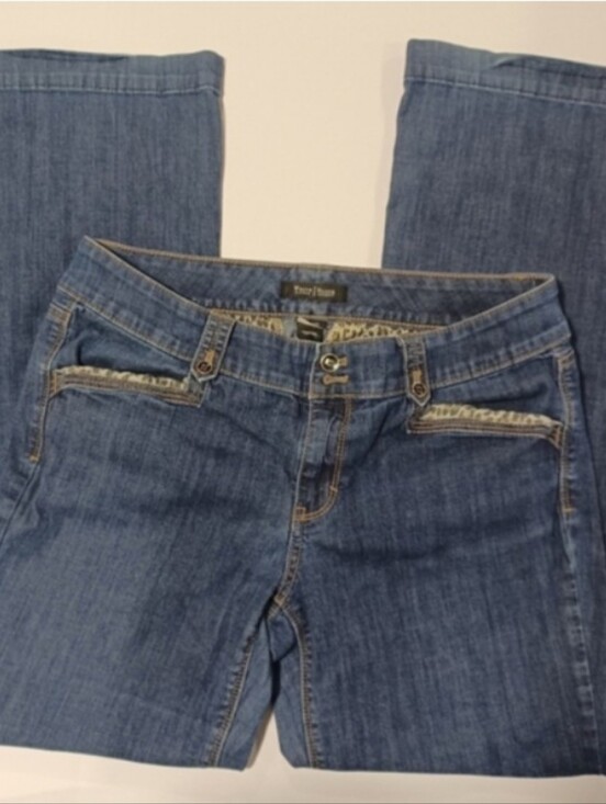 White House Black Market Denim - WHBM Leopard Print Detail Straight Leg Jeans